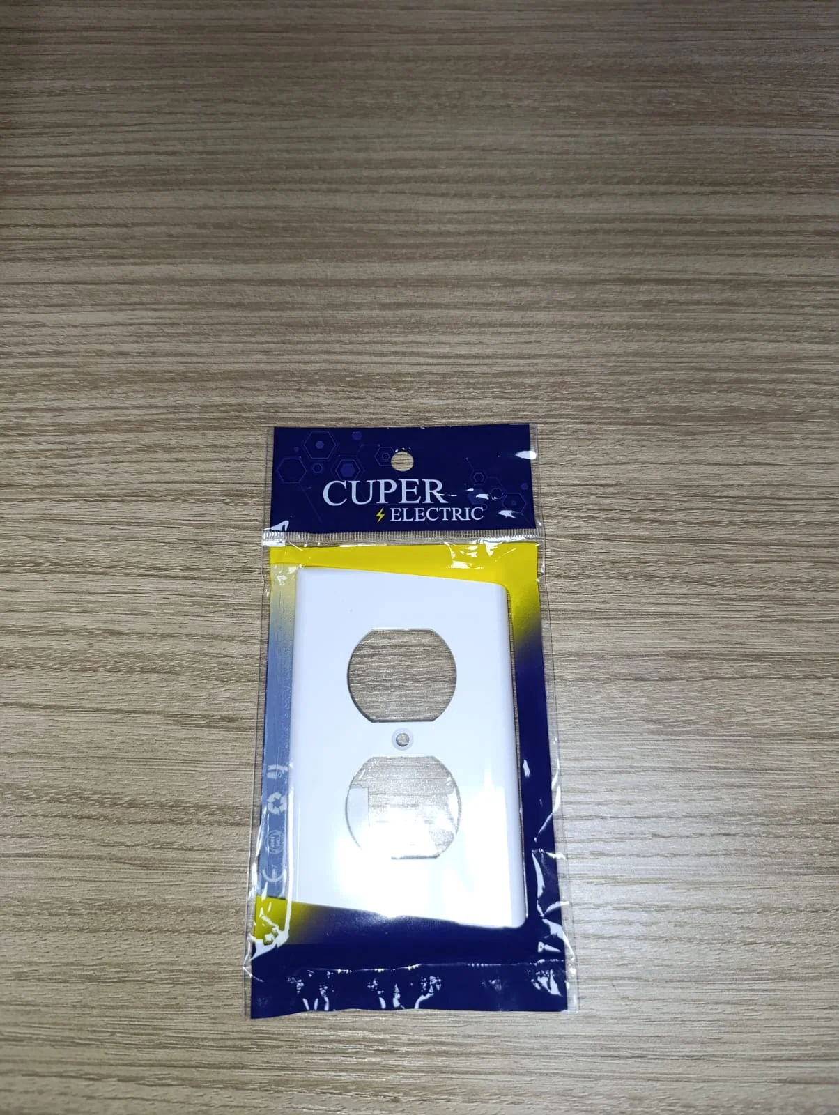 TAPA PARA TOMACORRIENTE DOBLE — 2-3/4 x 4-1/2 · CINCADO
